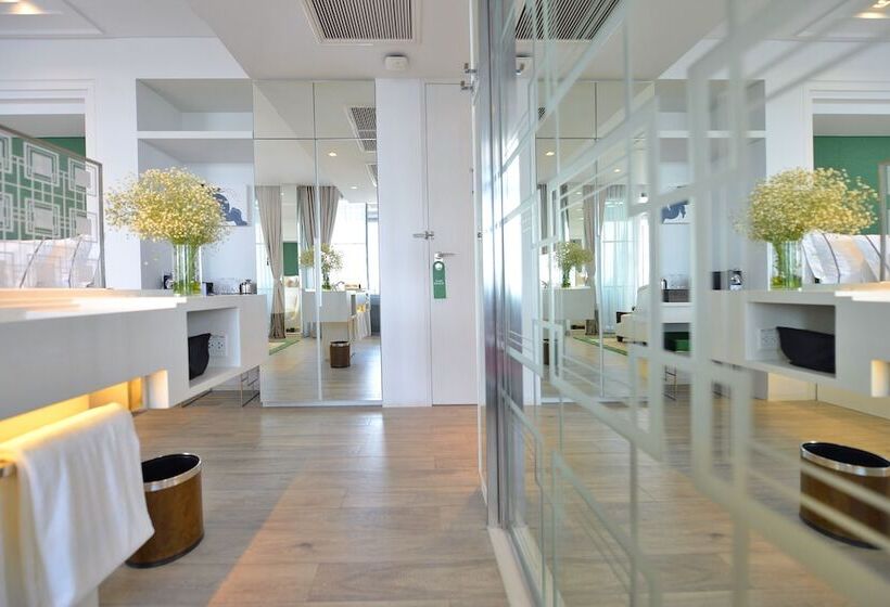 استودیوی استاندارد, Riva Arun Bangkok