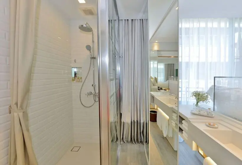 استودیوی استاندارد, Riva Arun Bangkok