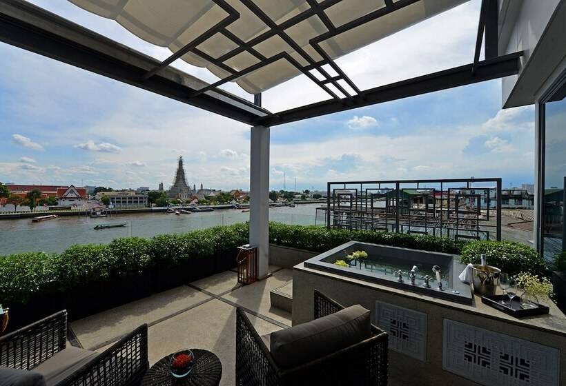 سوئیت پریمیوم, Riva Arun Bangkok