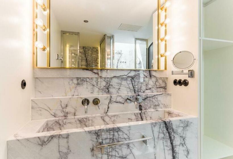 ジュニアスイート, Room Mate Emir