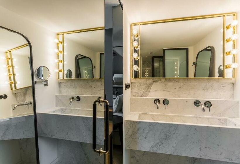 ジュニアスイート, Room Mate Emir