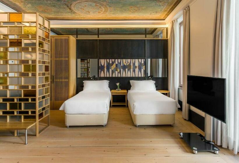 ジュニアスイート, Room Mate Emir