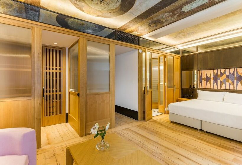 ジュニアスイート, Room Mate Emir