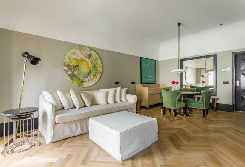 デラックスルーム, Room Mate Emir