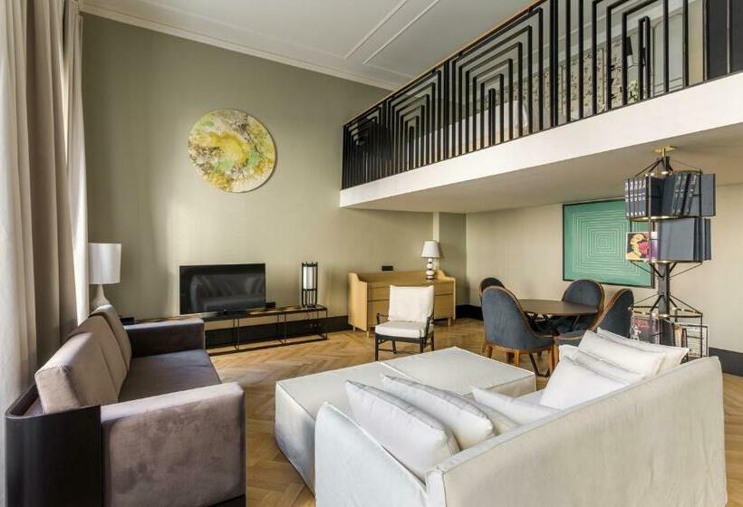 メゾネットスイート, Room Mate Emir