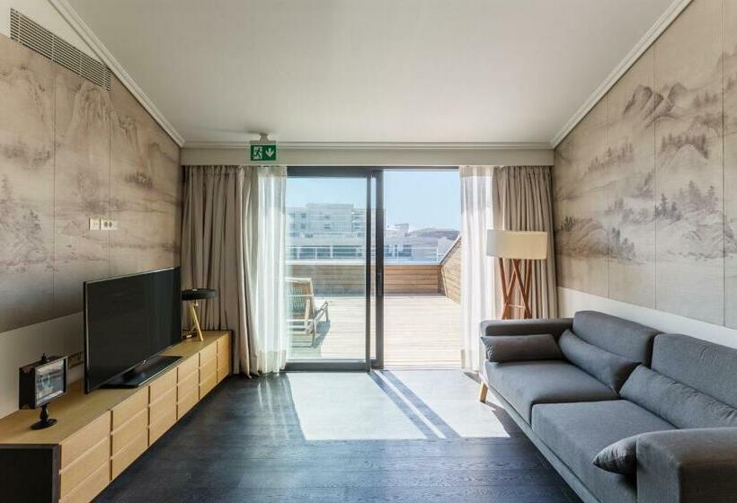 テラス付スイート, Room Mate Emir