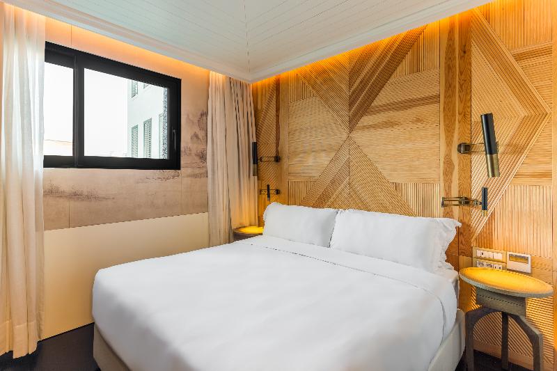 ジュニアスイート, Room Mate Emir