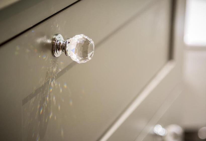 غرفة قياسية ثلاثية, The Residence Hotel At The Nottinghamshire Golf & Country Club