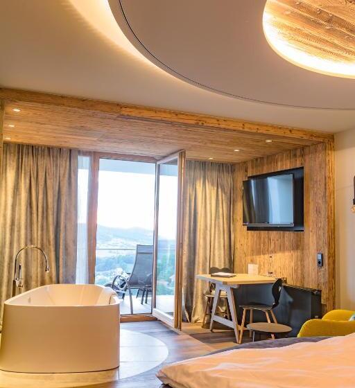 Люкс Повышенной Комфортности, Hüttenhof Wellnesshotel & Luxus Bergchalets Adults Only