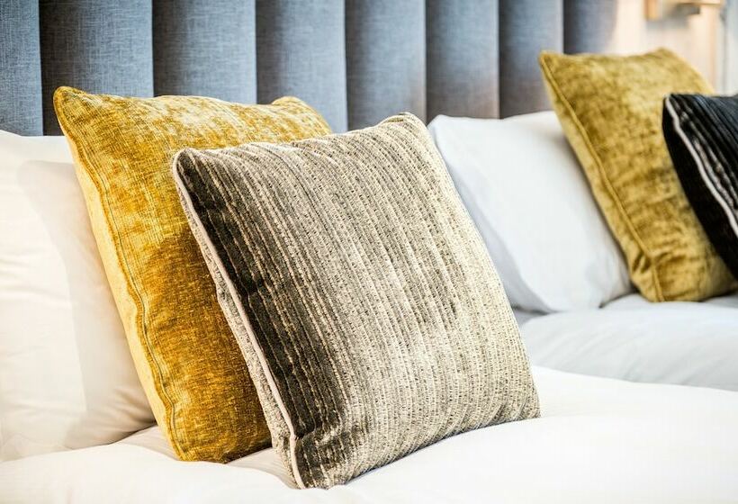 غرفة قياسية ثلاثية, The Residence Hotel At The Nottinghamshire Golf & Country Club