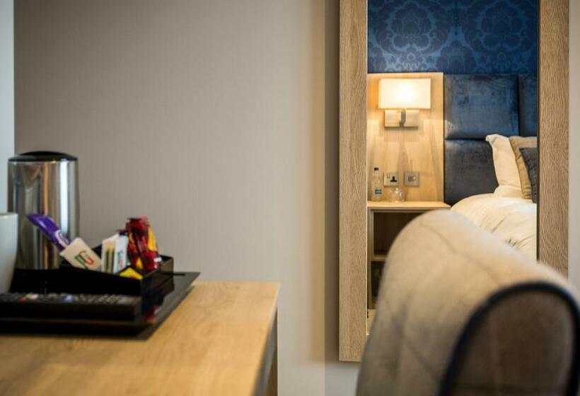 Номер Executive, The Residence Hotel At The Nottinghamshire Golf & Country Club