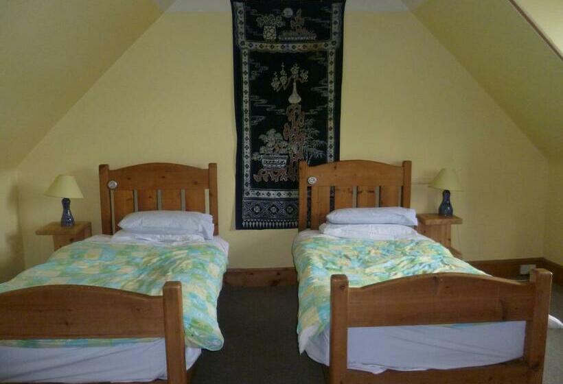 Номер Стандарт, Fraoch Lodge