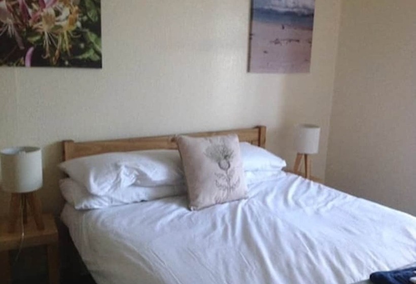 Номер Стандарт, Fraoch Lodge