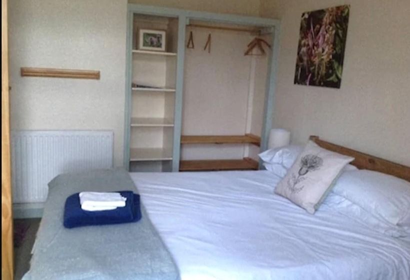 Номер Стандарт, Fraoch Lodge