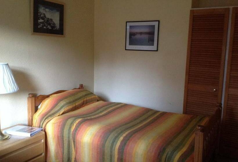 Номер Стандарт, Fraoch Lodge