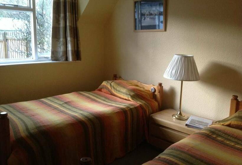 Номер Стандарт, Fraoch Lodge