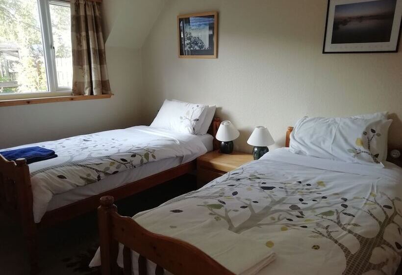 Номер Стандарт, Fraoch Lodge