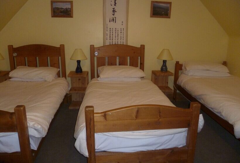 Номер Стандарт, Fraoch Lodge