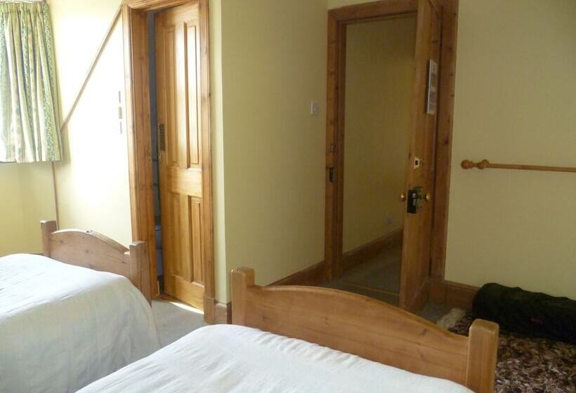 Номер Стандарт, Fraoch Lodge