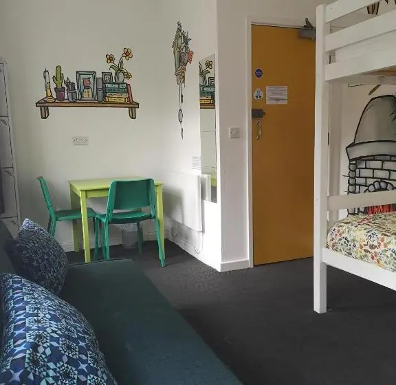 Standard Neljän Hengen Huone, Igloo Hybrid