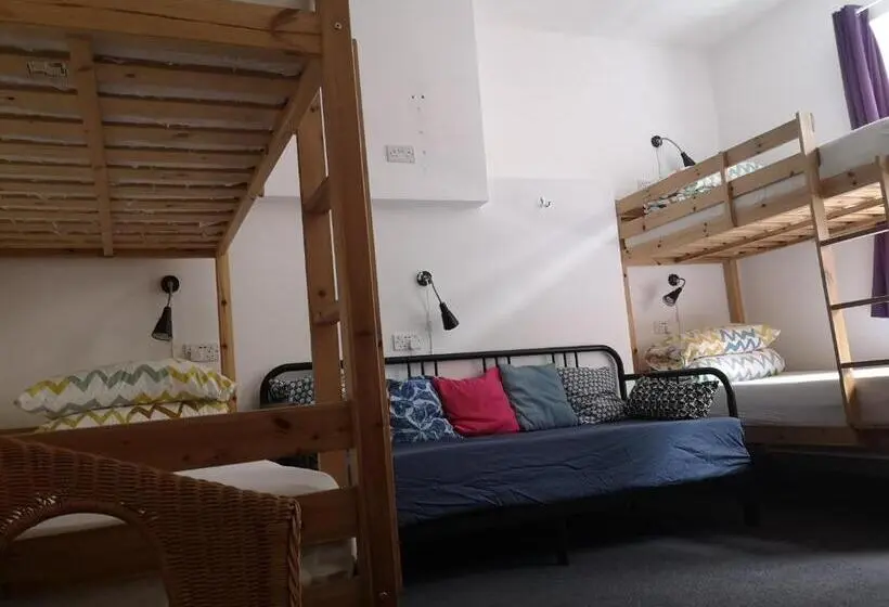 Perhehuone Jaettu Kylpyhuone, Igloo Hybrid