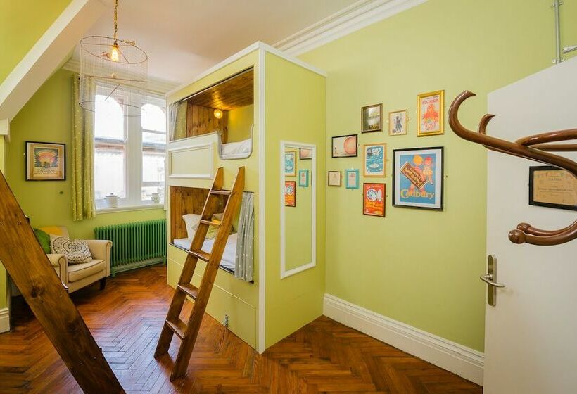 공동 객실, Mrs Potts Backpackers