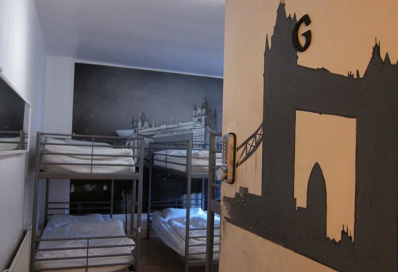 ルームシェアのワンベッド, The Horse & Stables   Hostel