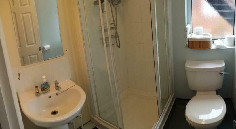 Номер Стандарт Совместная Ванная, Benslow Music