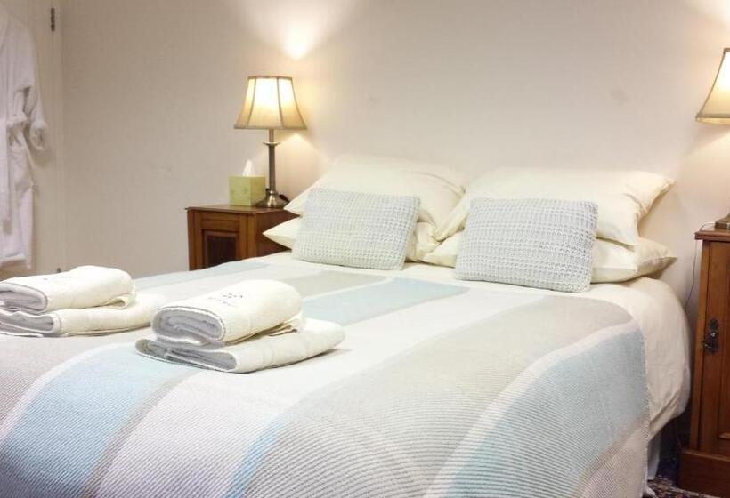 带共用浴室的标准房间, Benslow Music