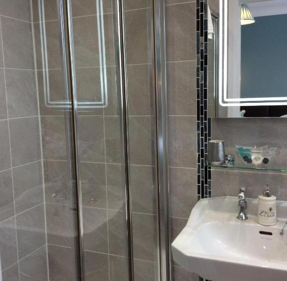 غرفة قياسية مطلّة علي البحر, Chy An Gwedhen