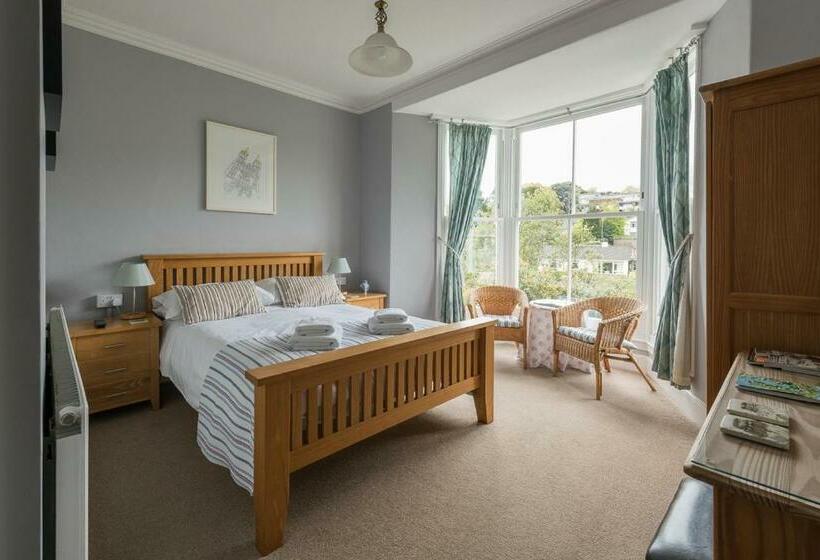 수피리어 룸, Cliftons Guest House