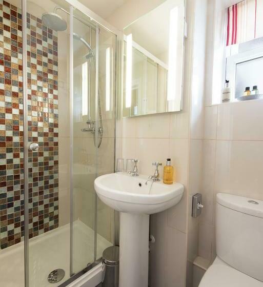 스탠다드 룸, Cliftons Guest House