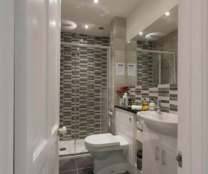 수피리어 룸, Cliftons Guest House