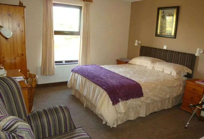 Standard Kolmen Hengen Huone, Corrigans Shore House