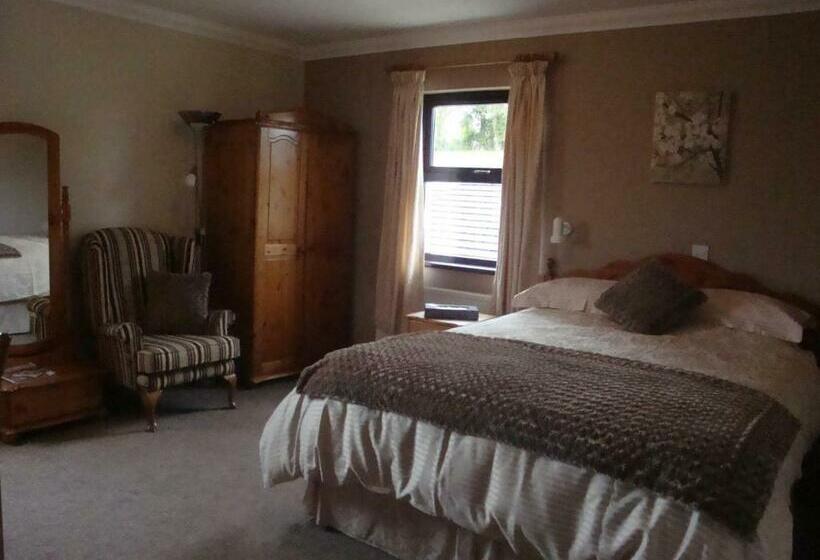 标准间, Corrigans Shore House