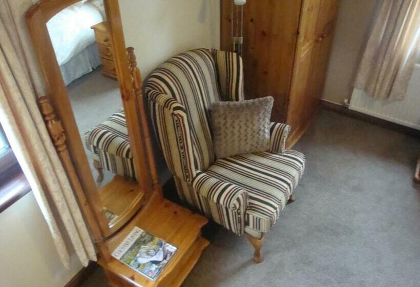 标准间, Corrigans Shore House