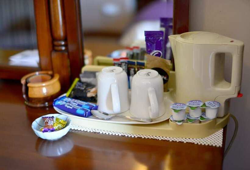 标准间, Corrigans Shore House