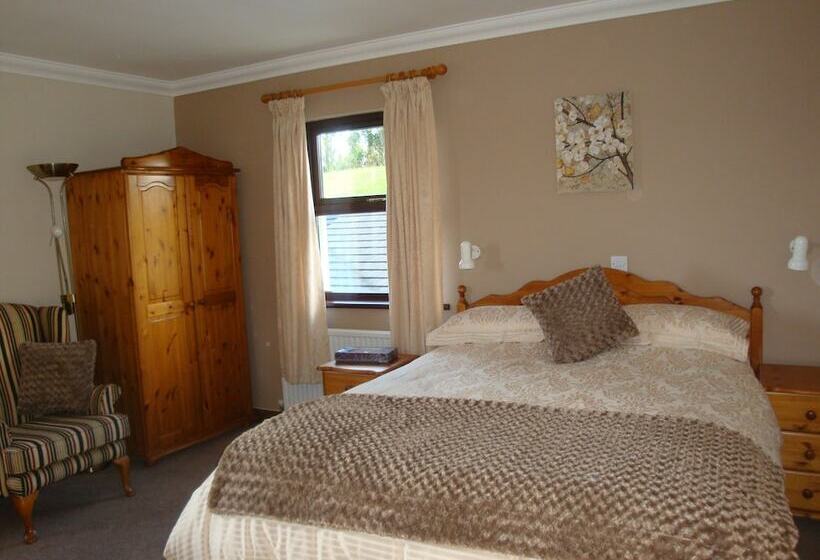 标准间, Corrigans Shore House