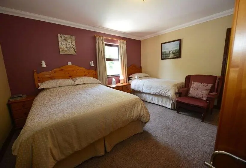 Standard Kolmen Hengen Huone, Corrigans Shore House