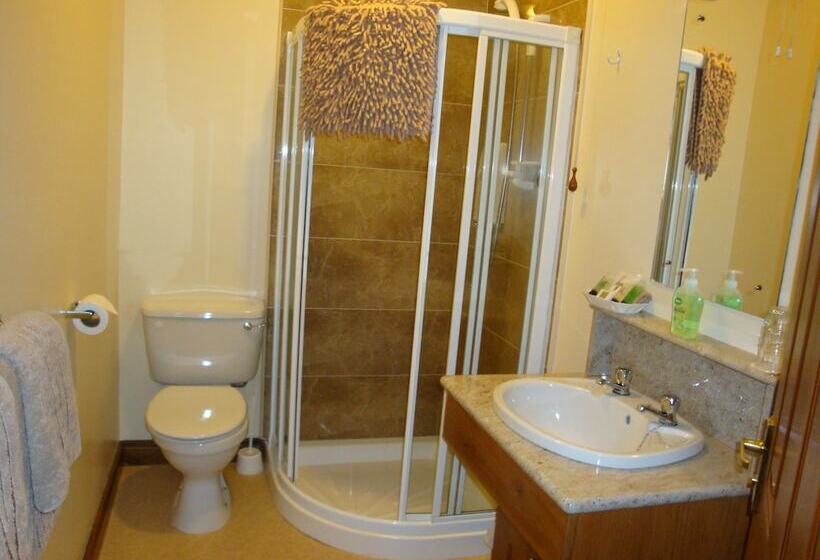 标准间, Corrigans Shore House