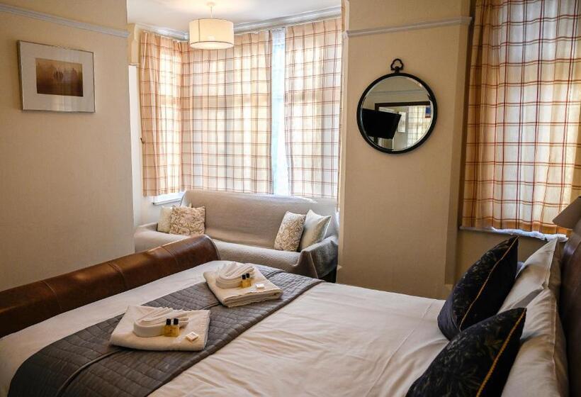 标准三人间, Lonsdale Guest House