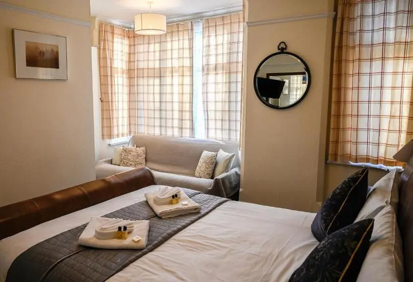 اتاق استاندارد سه نفره, Lonsdale Guest House