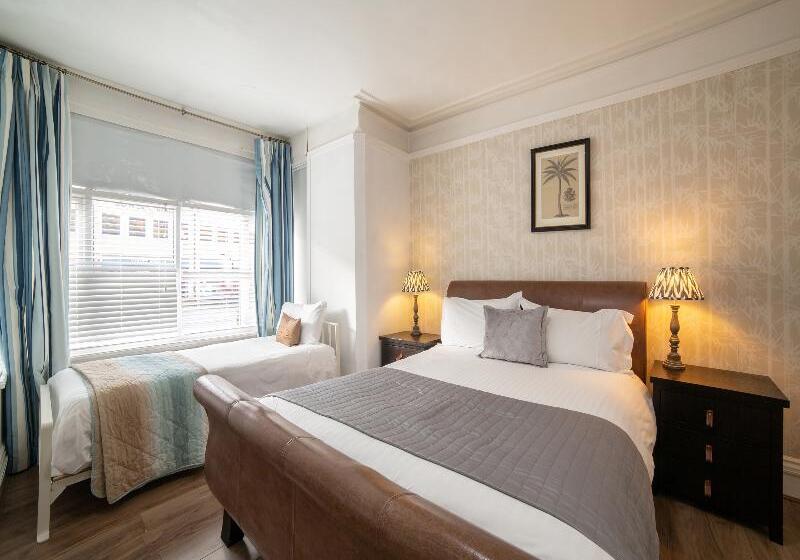 标准三人间, Lonsdale Guest House