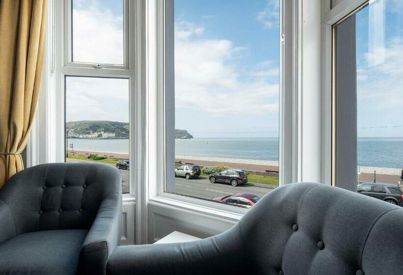 带大床的标准间, Pebble House