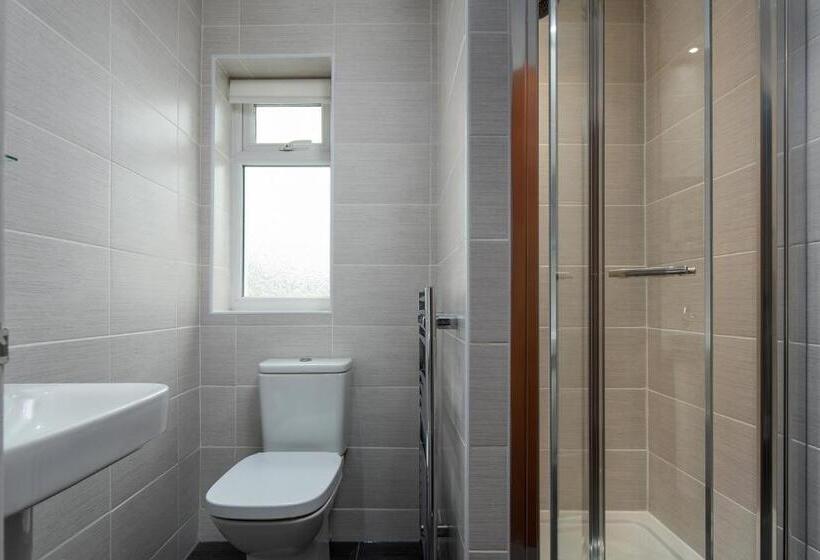 标准间, Pebble House