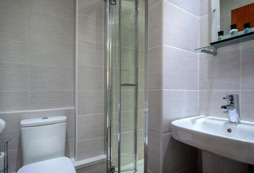 带大床的标准间, Pebble House