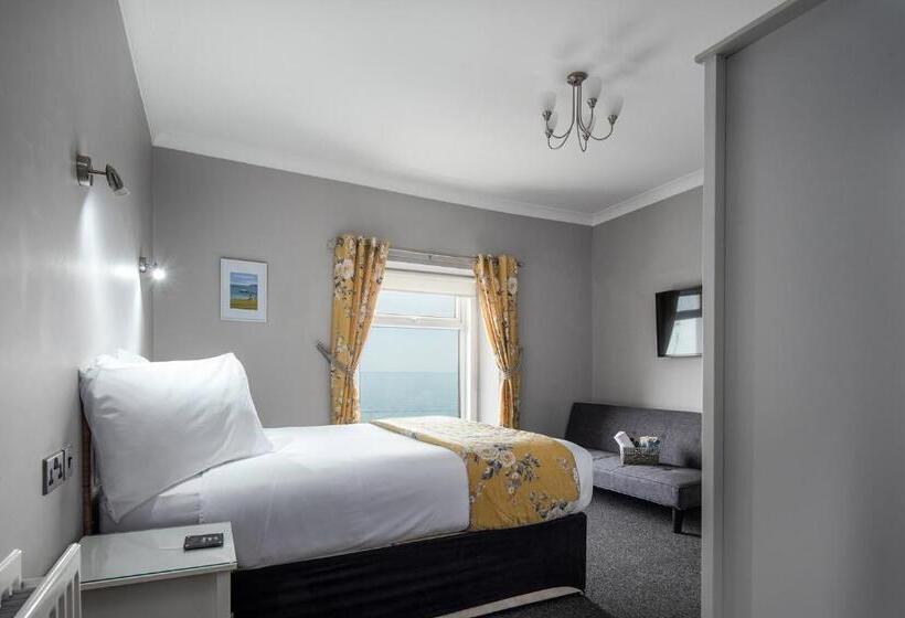 带大床的标准间, Pebble House