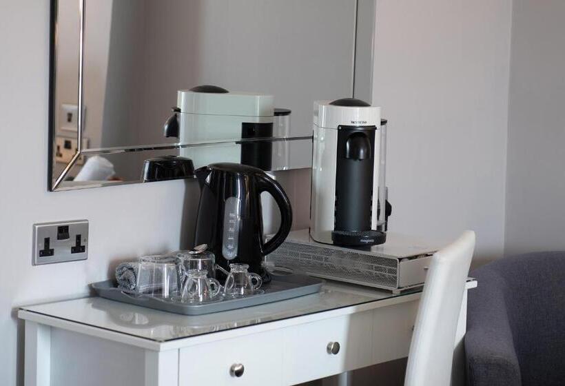 带大床的标准间, Pebble House