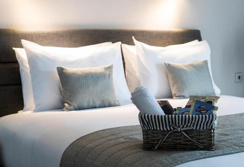 带大床的标准间, Pebble House