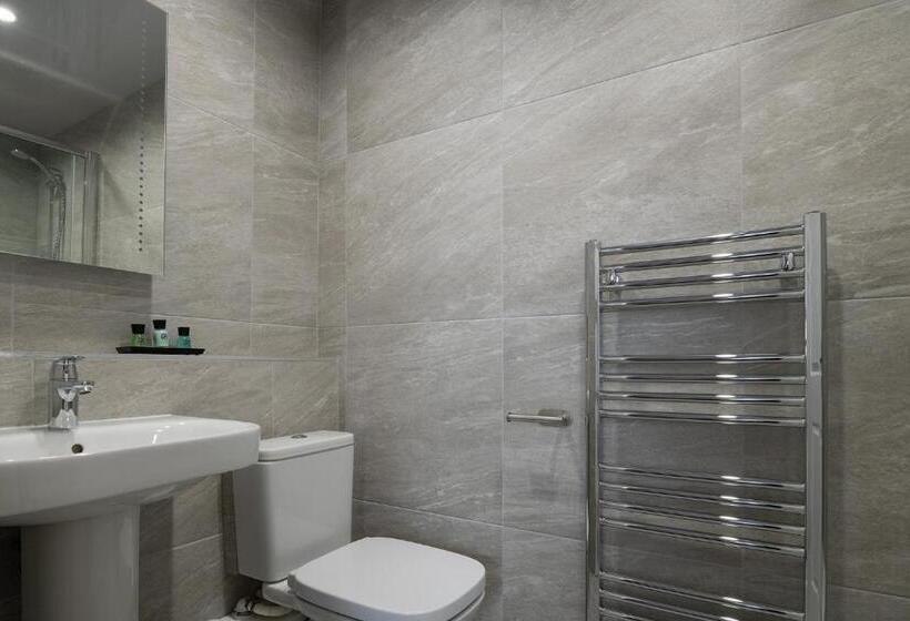 带大床的标准间, Pebble House